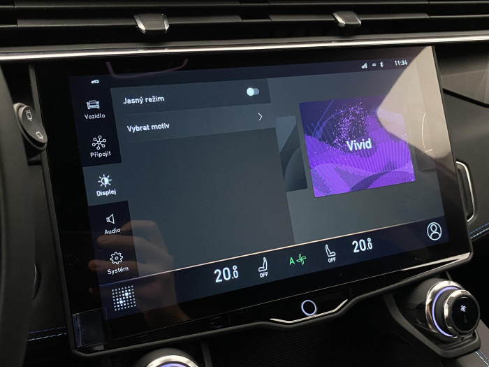 Lynk & Co 01 PHEV DCT REZERVACE