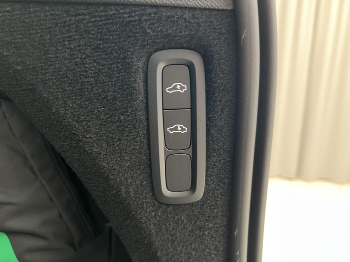 Volvo XC90 T8 AWD RECHARGE ULTRA DARK CZ