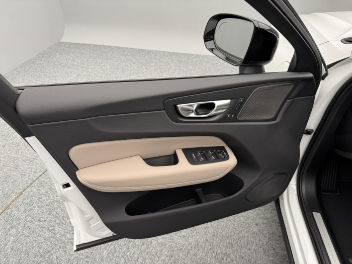 Volvo XC60 T6 AWD AUT DARK PLUS