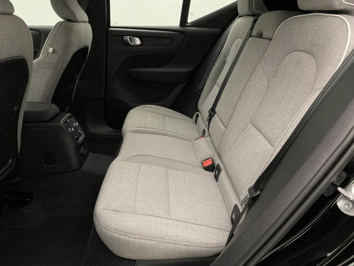 Volvo XC40 T5 ULTIMATE RECHARGE REZERVACE
