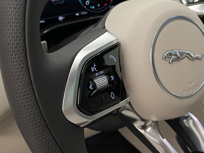 Jaguar F-Pace SVR 5.0 AWD AUT REZERVACE