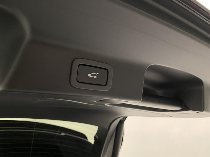 Jaguar F-Pace 5.0 V8 SVR AWD REZERVACE 5.0 V8