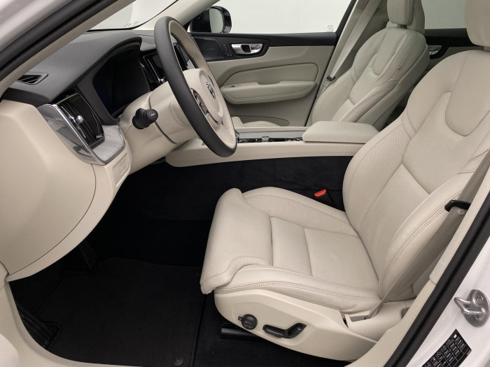 Volvo XC60 T6 AWD PLUG-IN DARK PLUS AUT