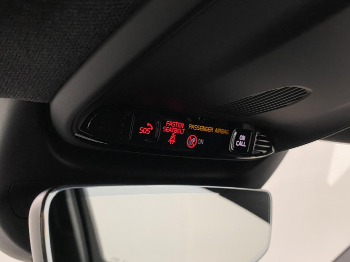Volvo XC40 B4 AWD R-DESIGN AUT CZ