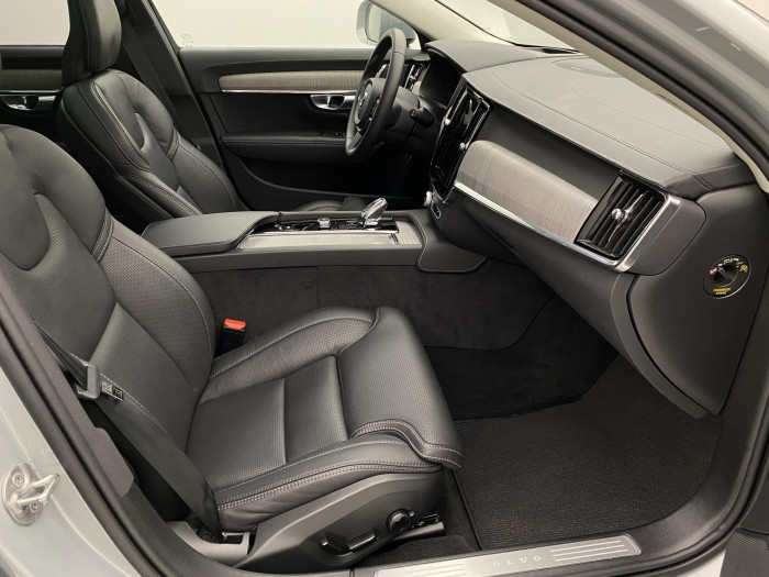 Volvo V90 CC B4 AWD ULTIMATE AUT CZ 2.0 CC CC