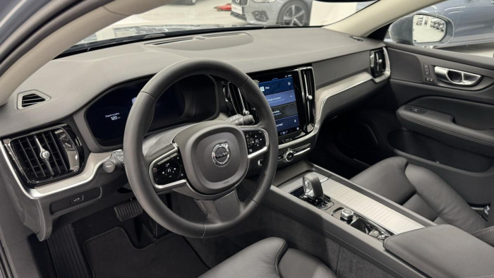 Volvo V60 CROSS COUNTRY REZERVACE
