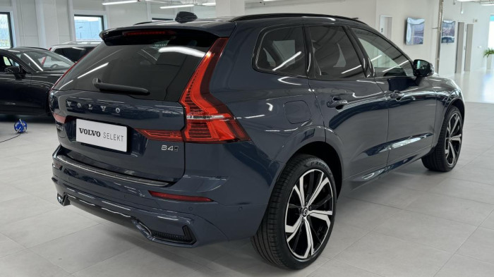 Volvo XC60 B4 AWD ULTIMATE REZERVACE