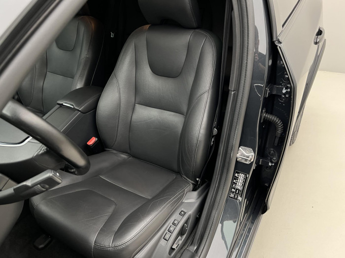 Volvo V60 CC D4 AWD SUMMUM AUT 2.4 d CC CC Summum
