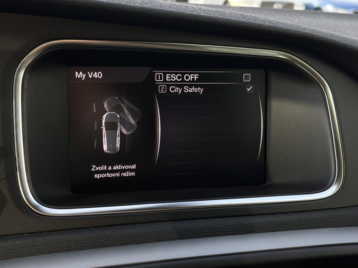 Volvo V40 D2 NAVIGACE Aut 1.maj. 2.0 d