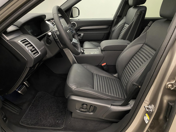 Land Rover Discovery D250 Dynamic SE REZERVACE 3.0 d Dynamic SE