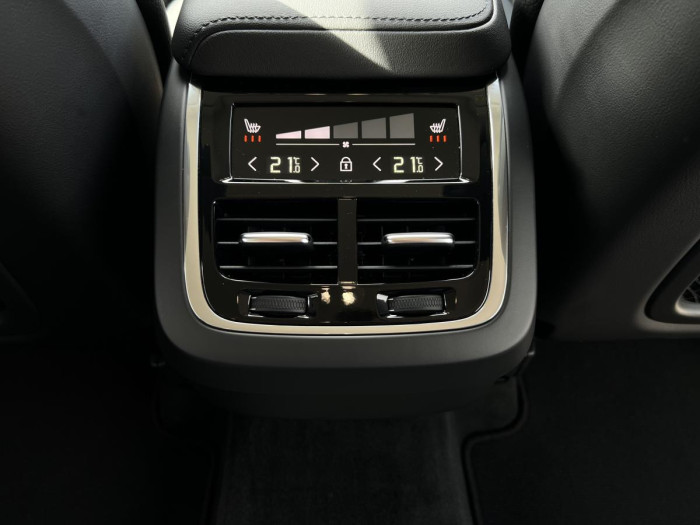 Volvo XC60 B4 AWD DARK PLUS REZERVACE 2.0 Plus