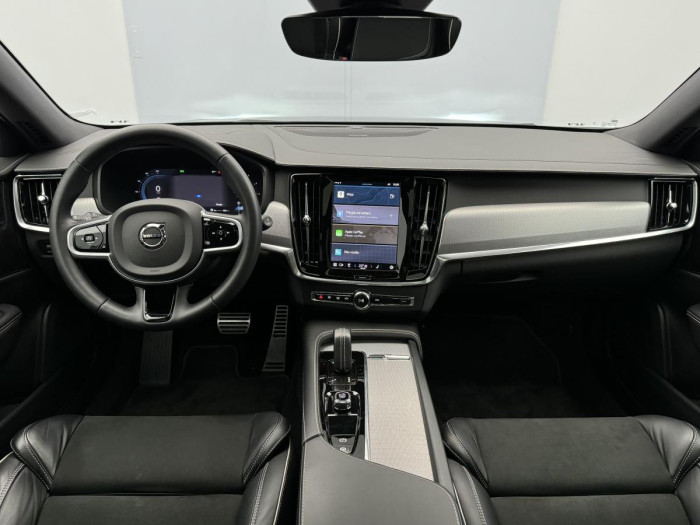 Volvo V90 B4 R-DESIGN AUT REZERVACE