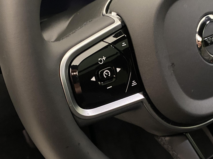Volvo XC60 B5 AWD BLACK EDITION AUT 1.maj 2.0 Edition