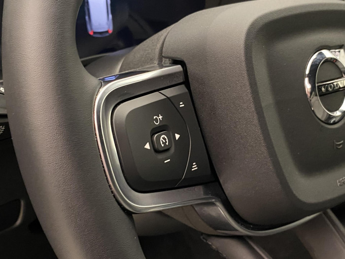 Volvo XC40 B3 DARK PLUS AUT CZ