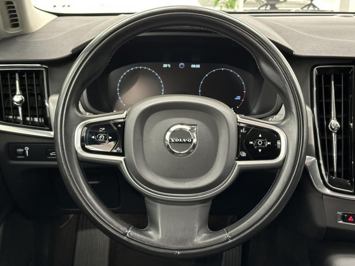 Volvo V90 D4 AWD MOMENTUM AUT REZERVACE 2.0 d Momentum