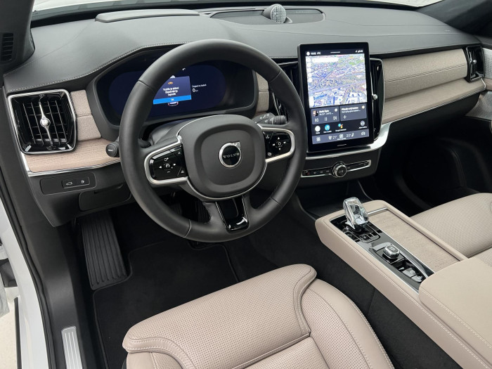 Volvo XC90 T8 AWD RECHARGE ULTRA DARK CZ