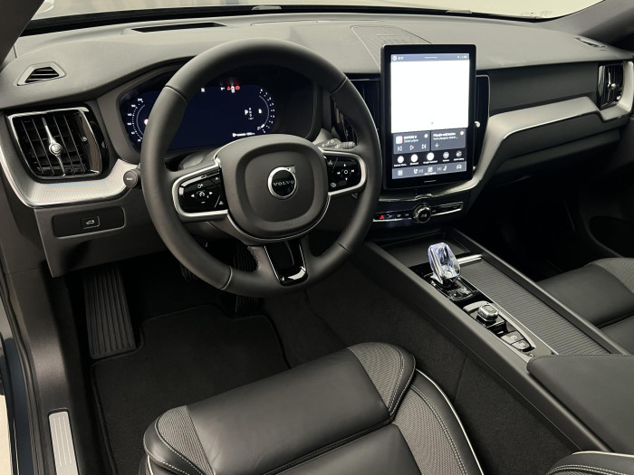 Volvo XC60 B5 AWD BLACK EDITION PLUS AUT