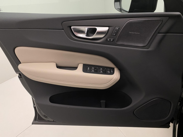 Volvo XC60 B5 AWD AUT DARK PLUS