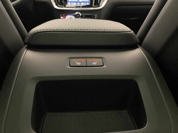 Volvo V60 B4 AUT DARK PLUS