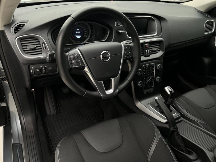 Volvo V40 D2 BLACK EDITION 2.0 d Edition