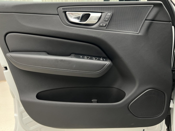 Volvo XC60 B5 AWD PLUS DARK AUT CZ