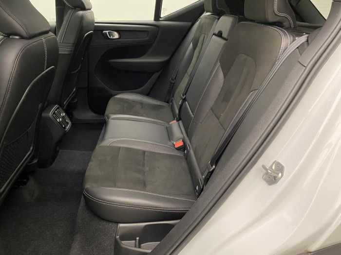 Volvo XC40 D4 AWD R-DESIGN REZERVACE 2.0 d