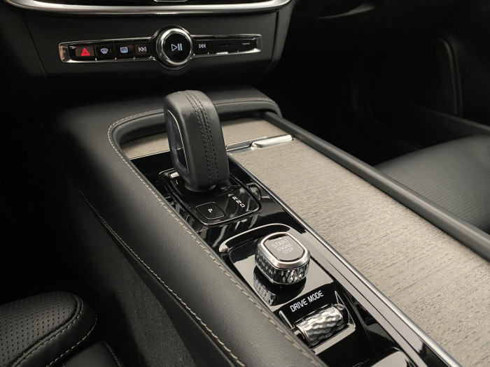 Volvo V90 CC B5 AWD MOMENTUM AUT CZ 2.0 CC CC Momentum