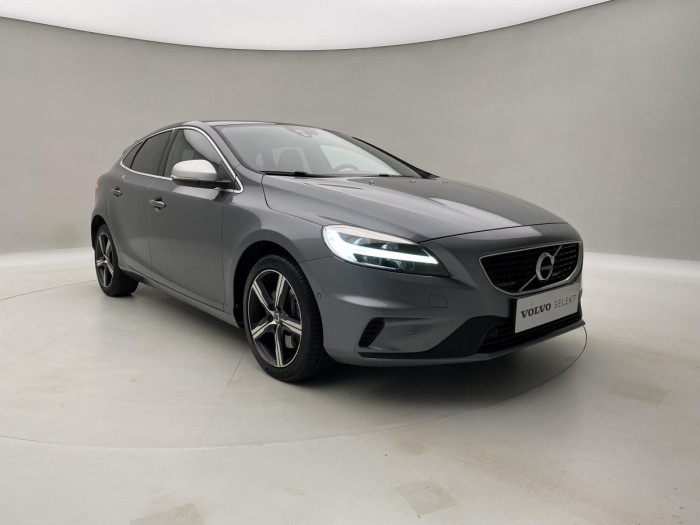 Volvo V40 T3 R-DESIGN AUT REZERVACE