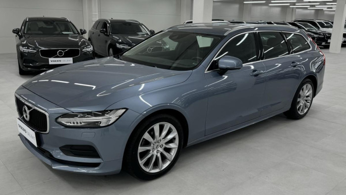 Volvo V90 D4 MOMENTUM AUT REZERVACE 2.0 d Momentum