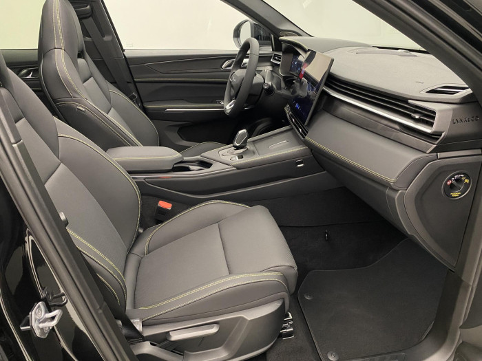 Lynk & Co 01 MORE PHEV