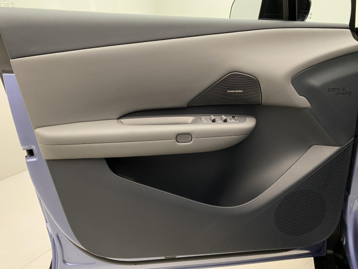 Lynk & Co 02 MORE předváděcí vůz