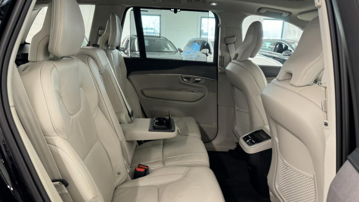 Volvo XC90 B5 AWD ULTIMATE AUT REZERVACE