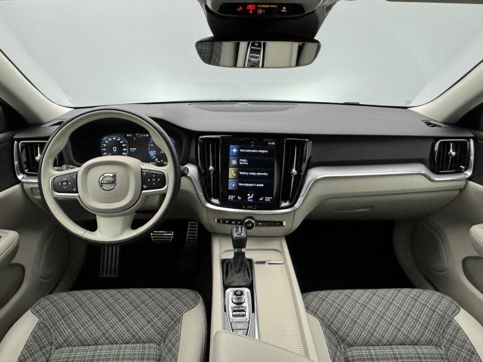 Volvo V60 T4 MOMENTUM AUT CZ 1.maj 2.0 Momentum