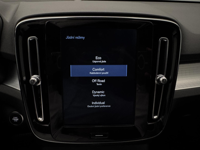 Volvo XC40 T5 AWD MOMENTUM PRO AUT 2.0 Momentum