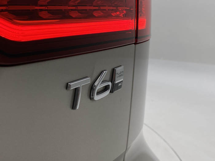 Volvo V60 T6 AWD PLUG-IN DARK PLUS CZ