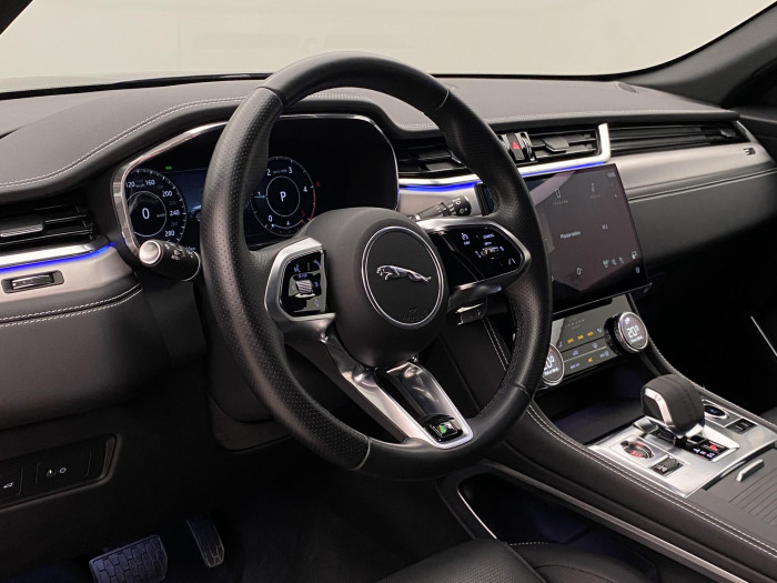 Jaguar F-Pace D200 AWD R-DYNAMIC  REZERVACE 2.0 d Dynamic