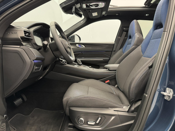 Lynk & Co 01 PHEV DCT AUT REZERVACE