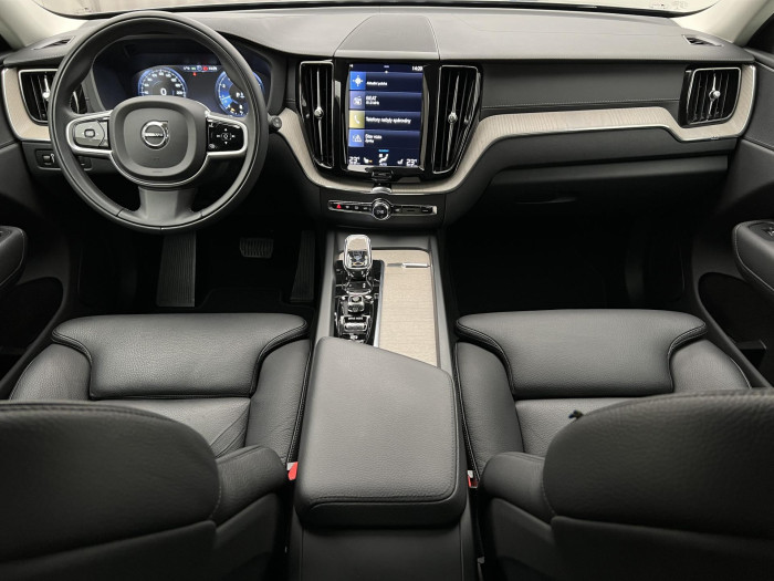 Volvo XC60 B5 AWD INSCRIPTION AUT CZ