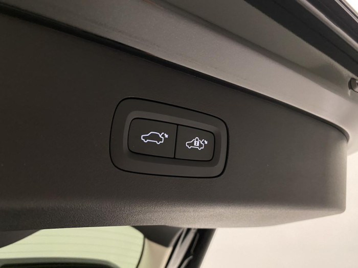 Lynk & Co 01 PHEV DCT AUT 1.maj. REZERVACE