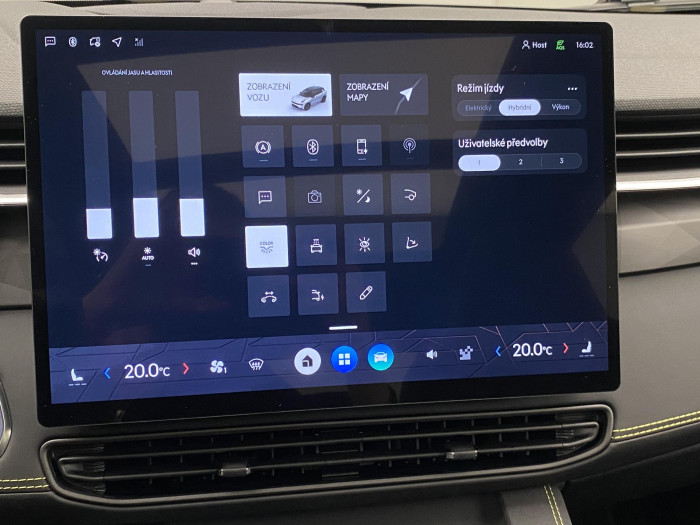 Lynk & Co 01 01 MORE PHEV DEMO
