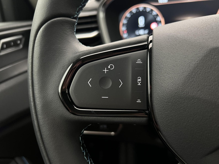 Lynk & Co 01 HEV DCT AUT