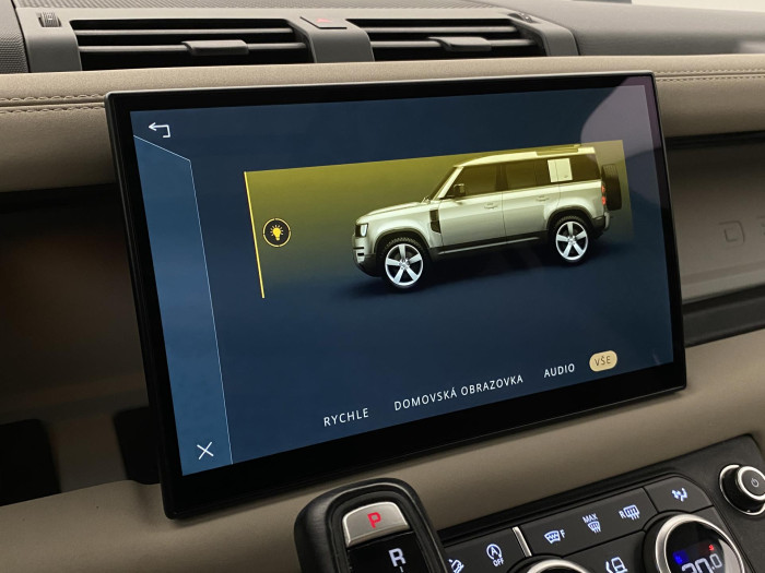 Land Rover Defender D250 AWD SE AUT CZ 3.0 d SE