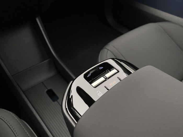 Volvo EX30 PURE ELECTRIC TWIN AWD ULTRA