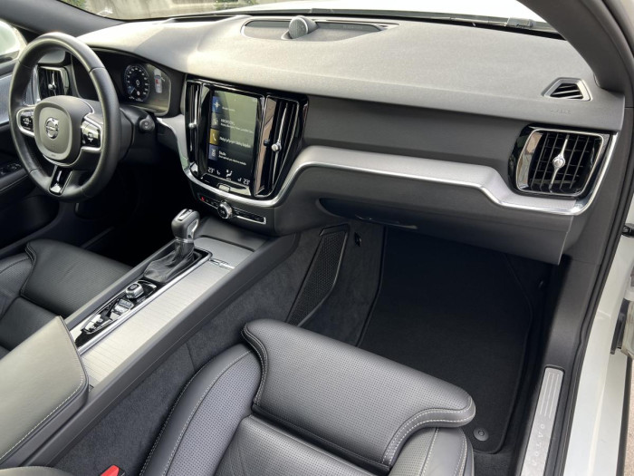 Volvo V60 T6 AWD INSCRIPTION REZERVACE