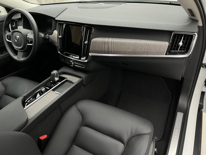 Volvo V90 CC B5 AWD PRO AUT CZ 2.0 CC CC
