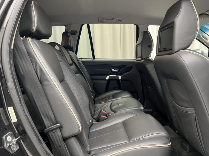 Volvo XC90 D5 AWD EXECUTIVE 7MÍSTNÁ AUT 2.4 d Executive