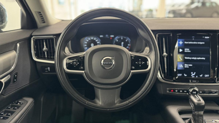 Volvo V90 D4 MOMENTUM REZERVACE 2.0 d Momentum