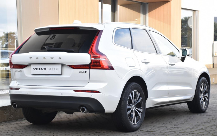 Volvo XC60 B4 AWD MOMENTUM REZERVACE 2.0 Momentum