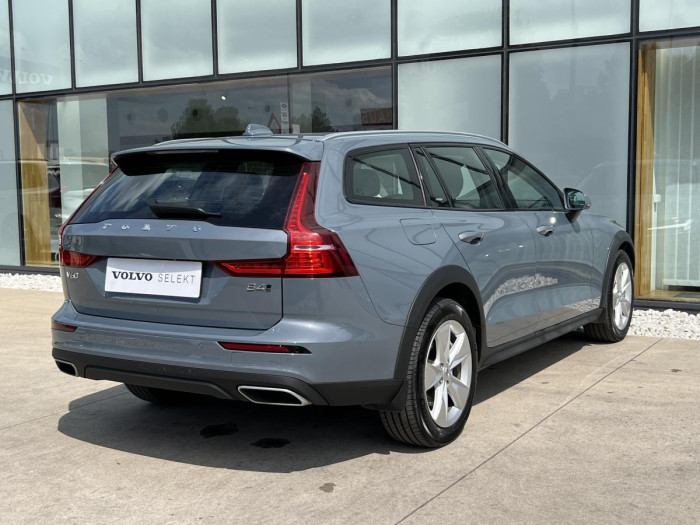 Volvo V60 CROSS COUNTRY B4 AWD Aut 1.maj