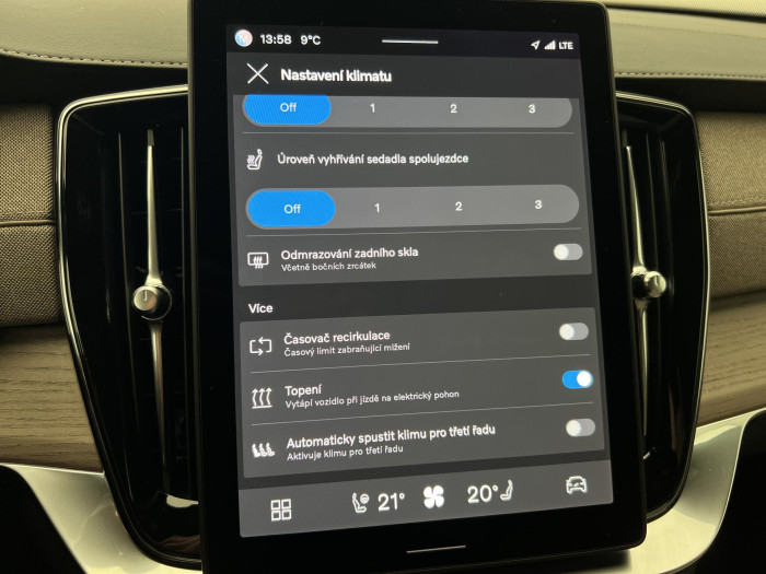 Volvo XC90 T8 AWD RECHARGE ULTRA DARK CZ